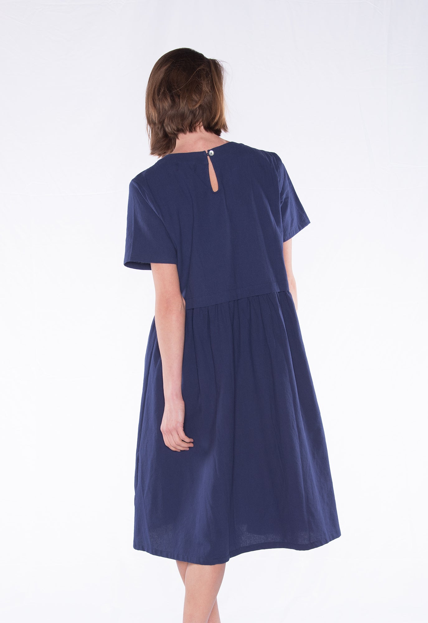 Langes Kleid mit Rundhals und kurzen Ärmeln - S24Dress-C1