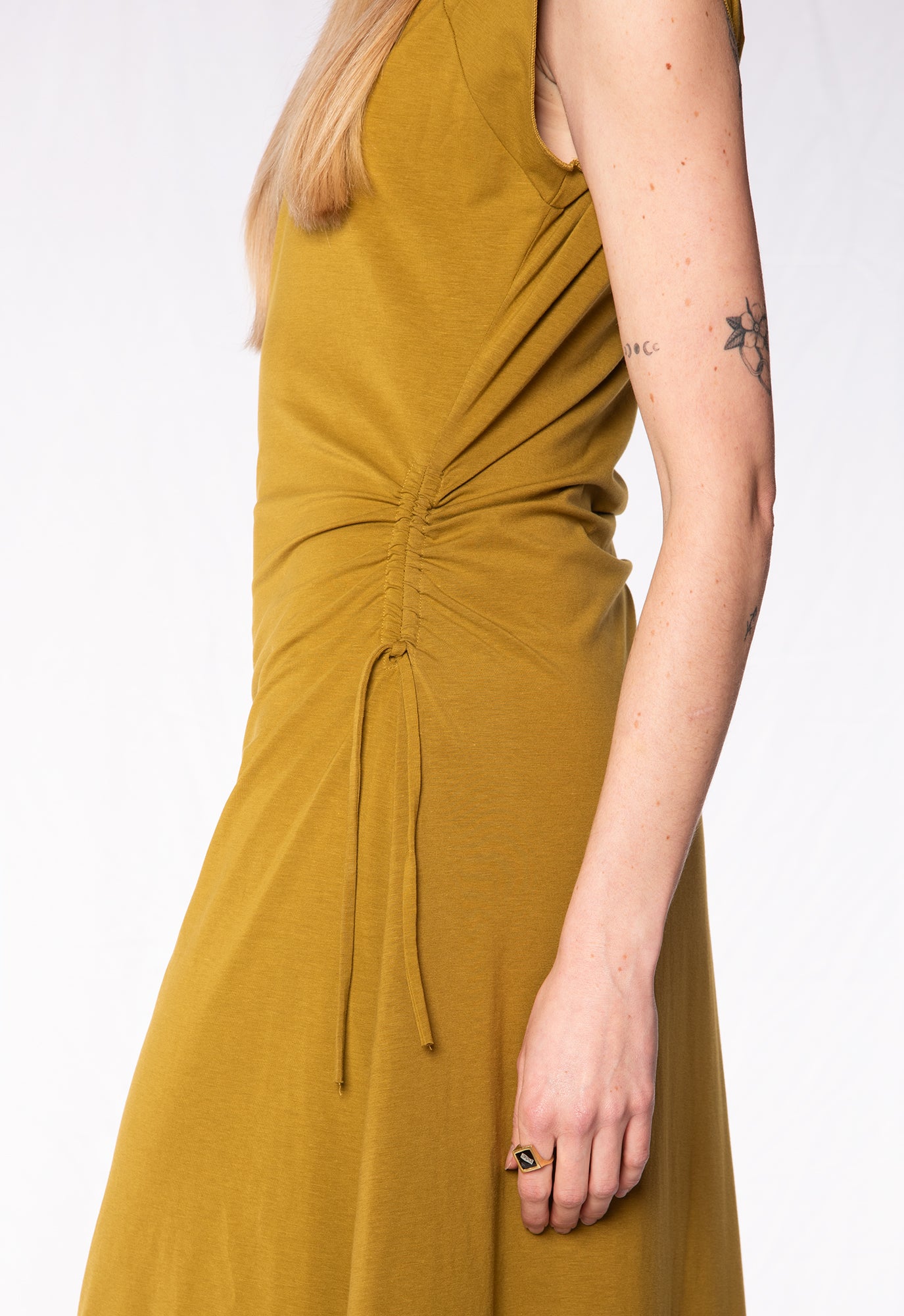 High-low dress with ruffles - S24Dress-G8