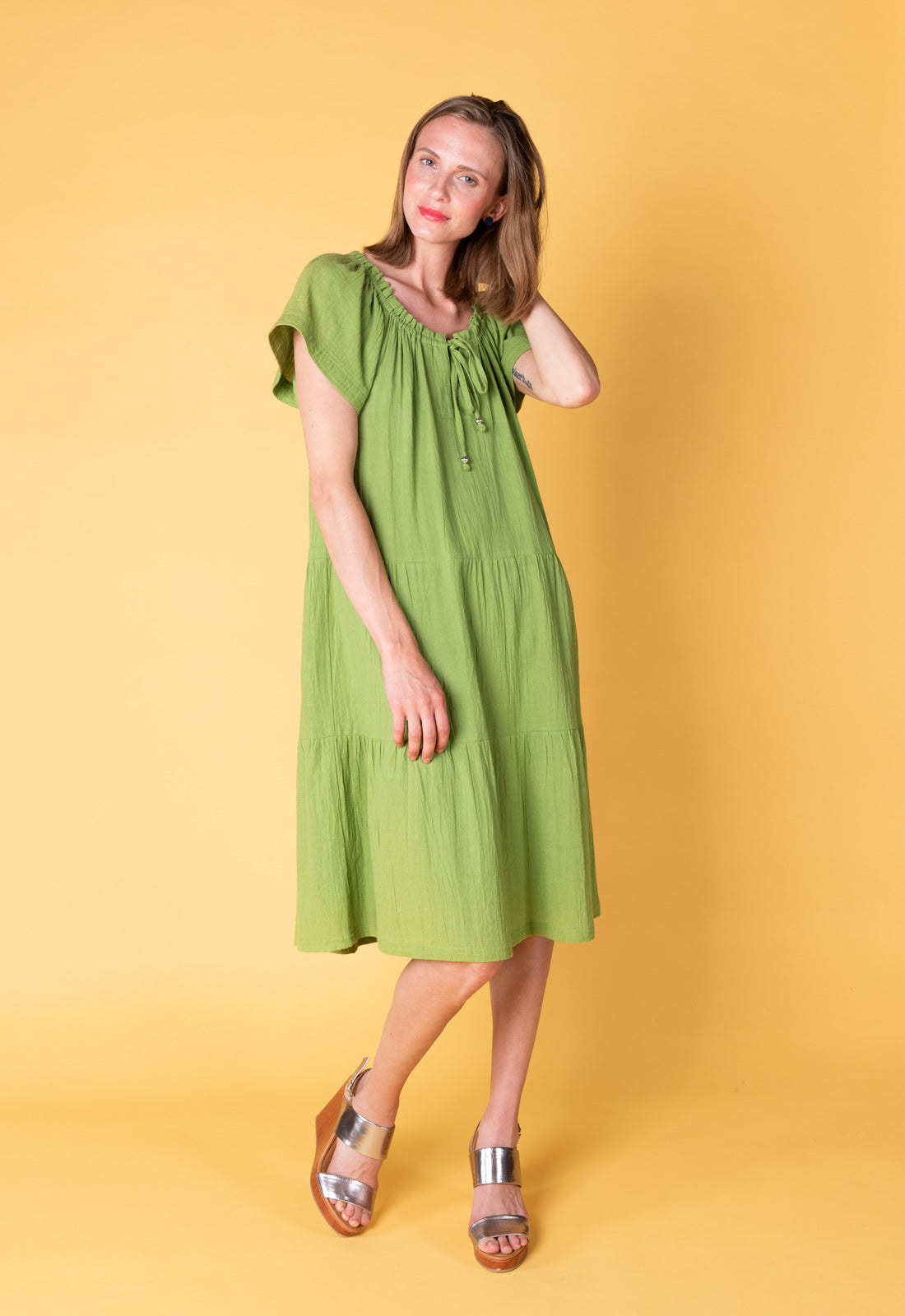 Stufenkleid mit Flügelärmeln und Bindedetail - S25Dress-NC3