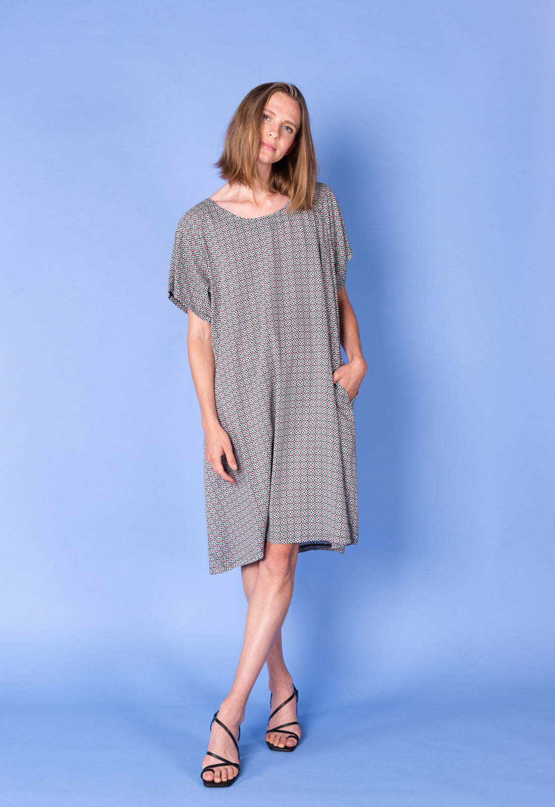 Luftiges Kleid mit Rundhals und Raglan-Ärmeln - S25Dress-R3