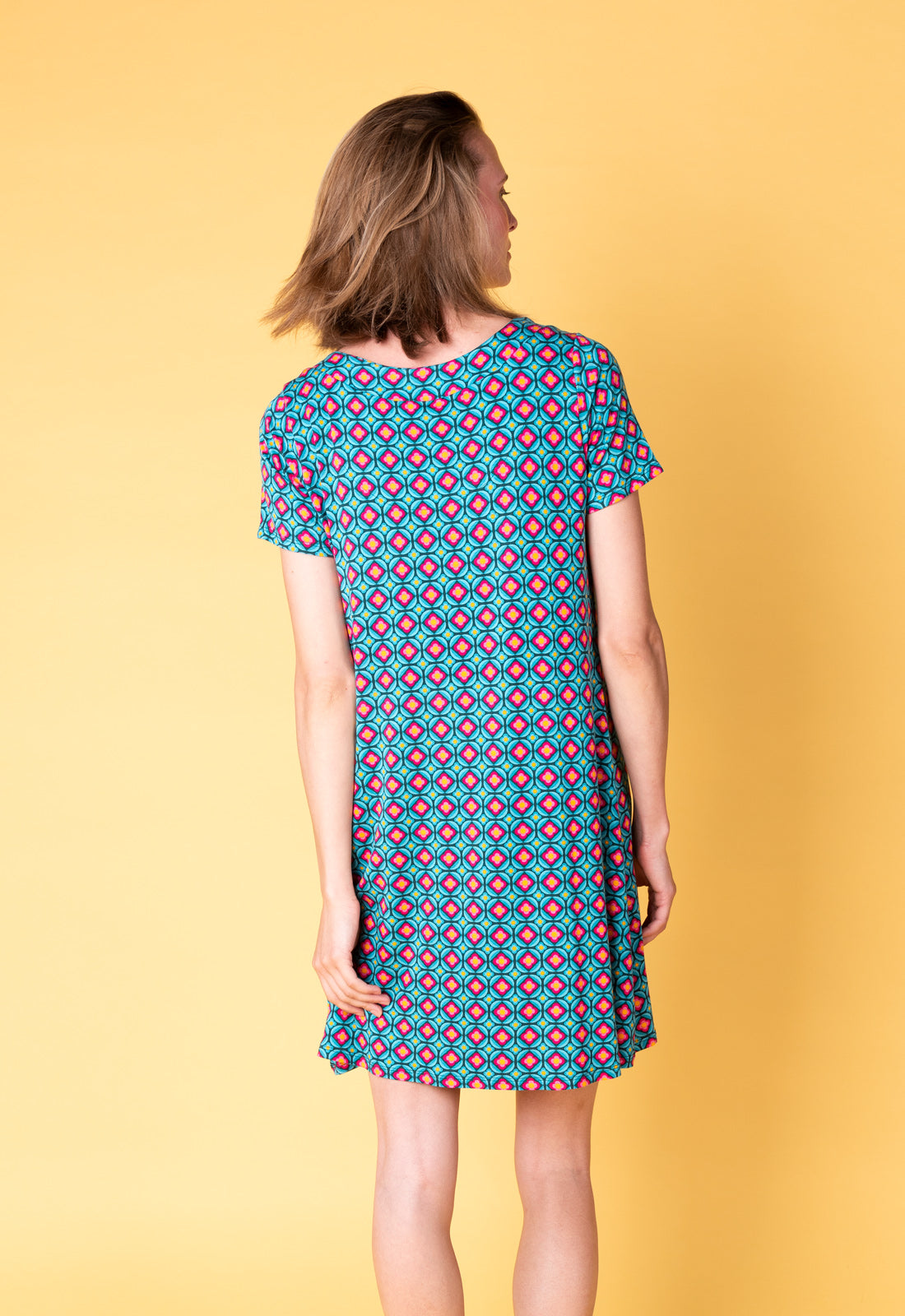 Kurzarmkleid mit Rundhals-Ausschnitt - S25Dress-V3