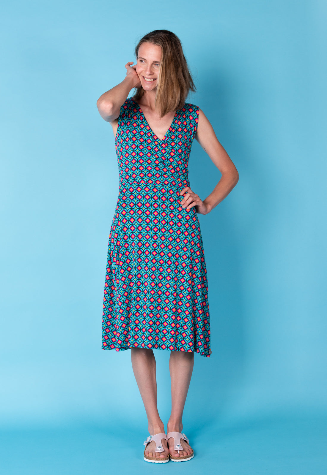 Wickelkleid-Illusion mit V-Ausschnitt - S25Dress-V4