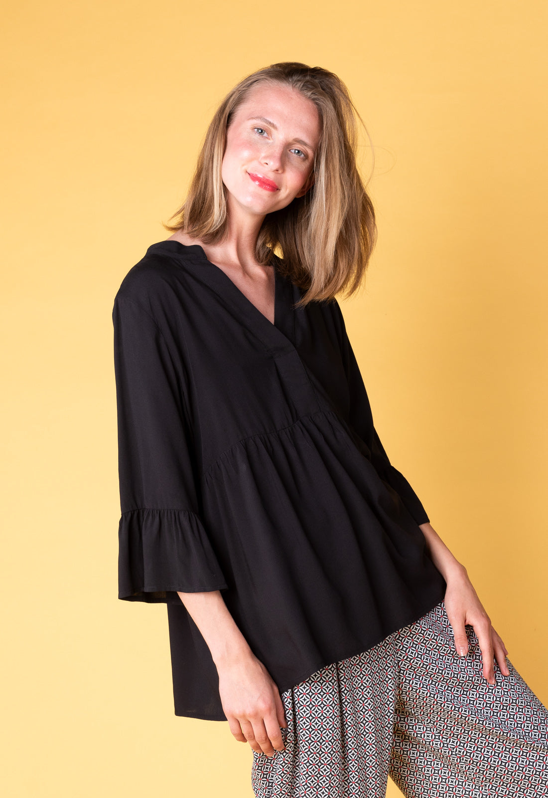 Kurze Tunika mit tiefem V-Ausschnitt - S25Top-R4