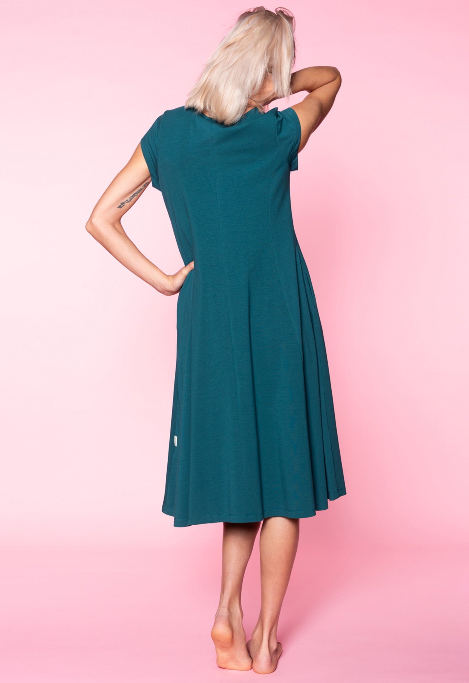 S26Dress-G1 – Langes Bio-Baumwollkleid mit schwingendem Rock