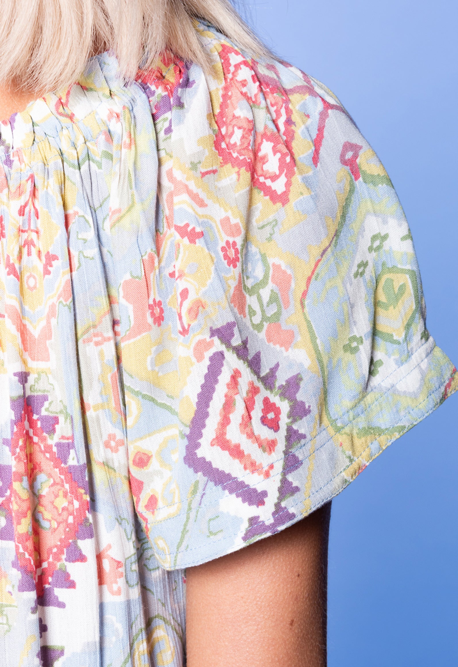 S26Dress-PR1 – Weites Stufenkleid aus 100 % Upcycled Rayon