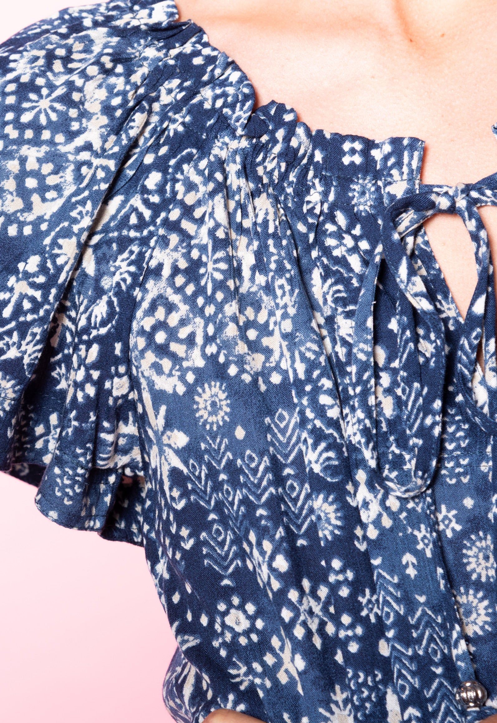 S26Dress-PR1 – Weites Stufenkleid aus 100 % Upcycled Rayon