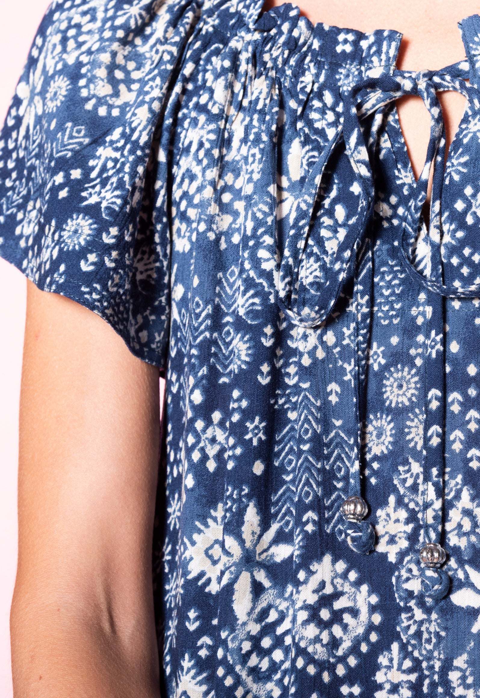 S26Dress-PR1 – Weites Stufenkleid aus 100 % Upcycled Rayon