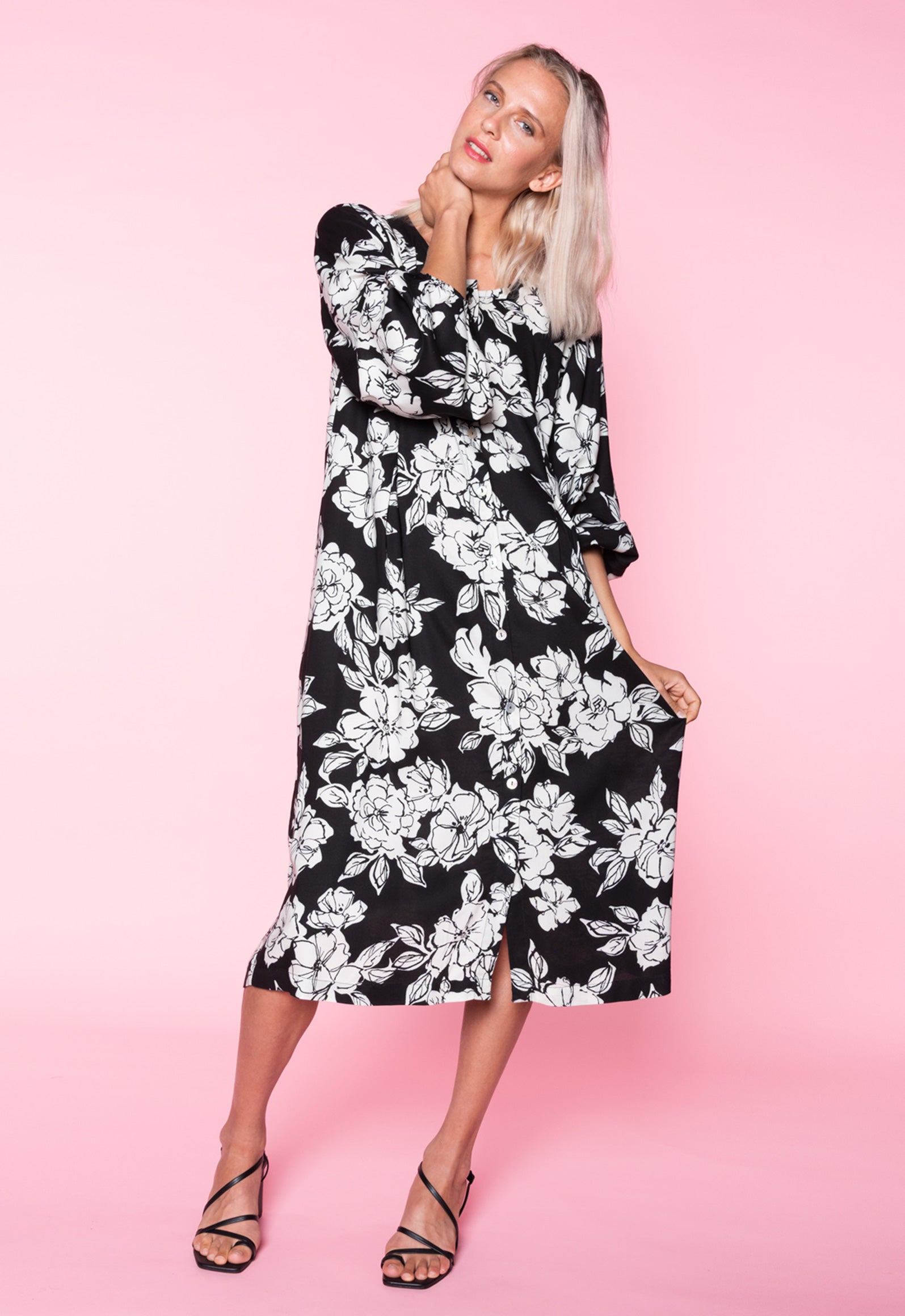 S26Dress-PR2 – Weites Kleid mit Ballonärmeln aus 100 % Upcycled Rayon