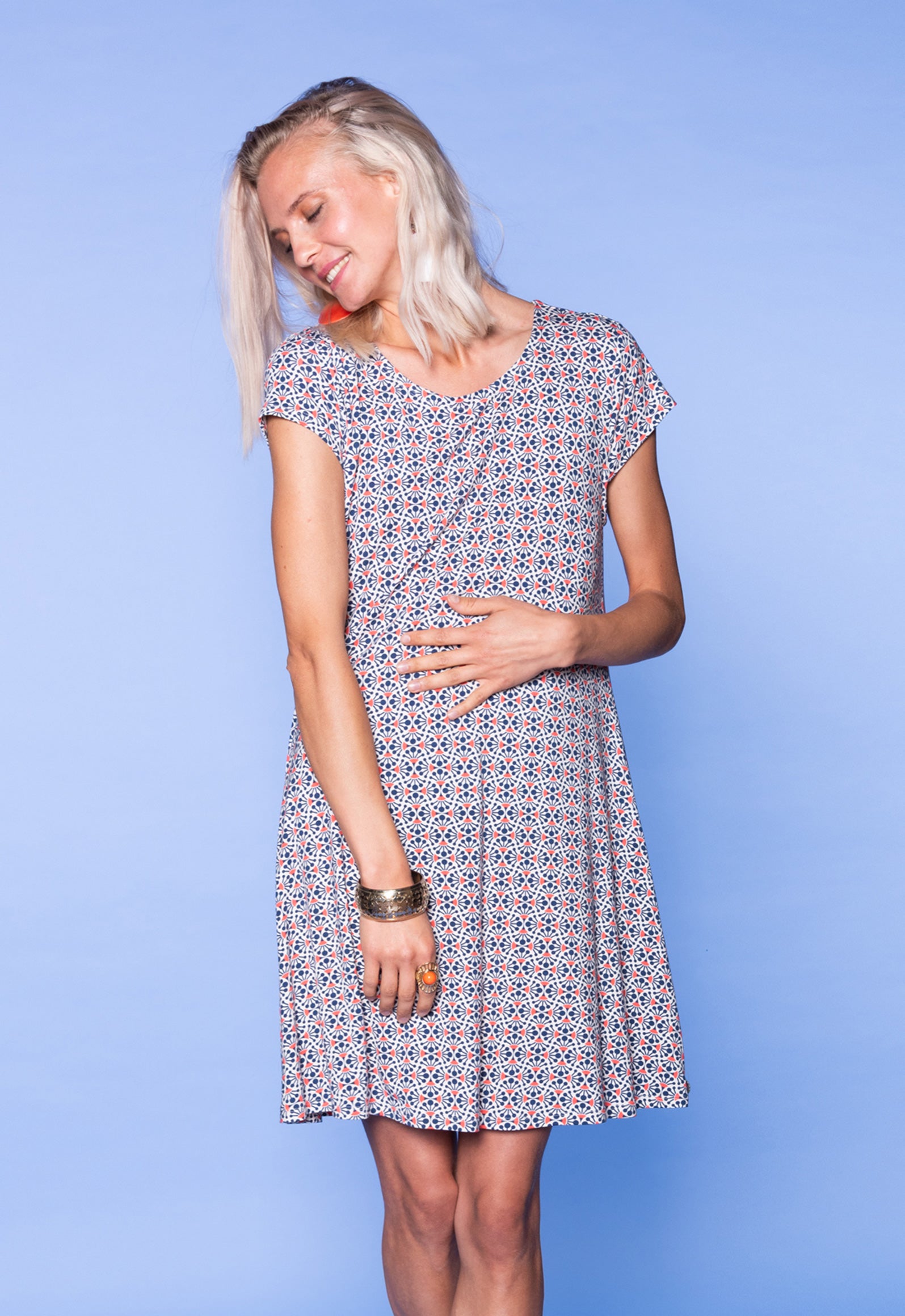 S26Dress-V2 – Kurzarmkleid mit Rundhalsausschnitt und Flügelärmeln