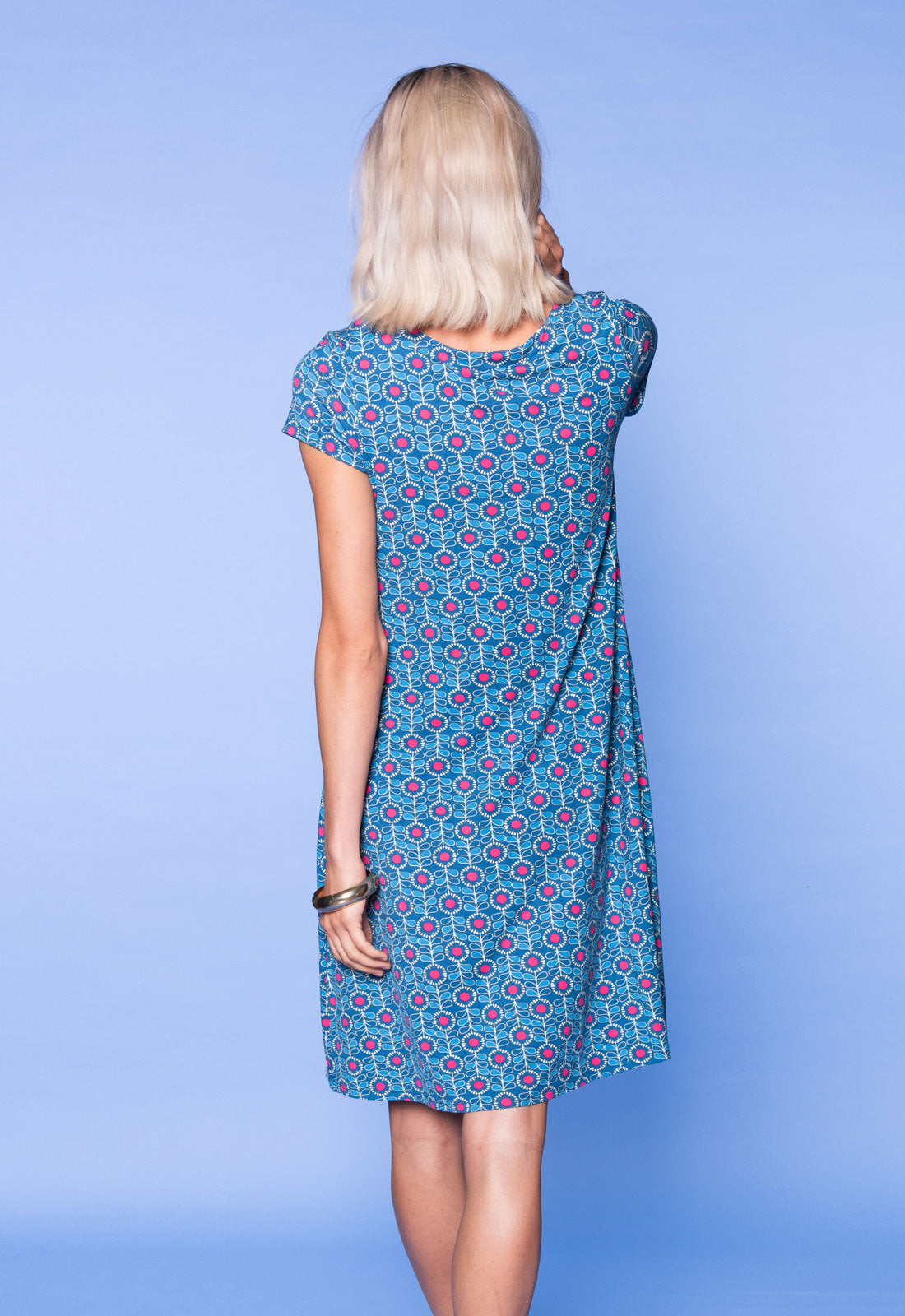 S26Dress-V5 – Kurzarmkleid mit Falte und Rundhalsausschnitt