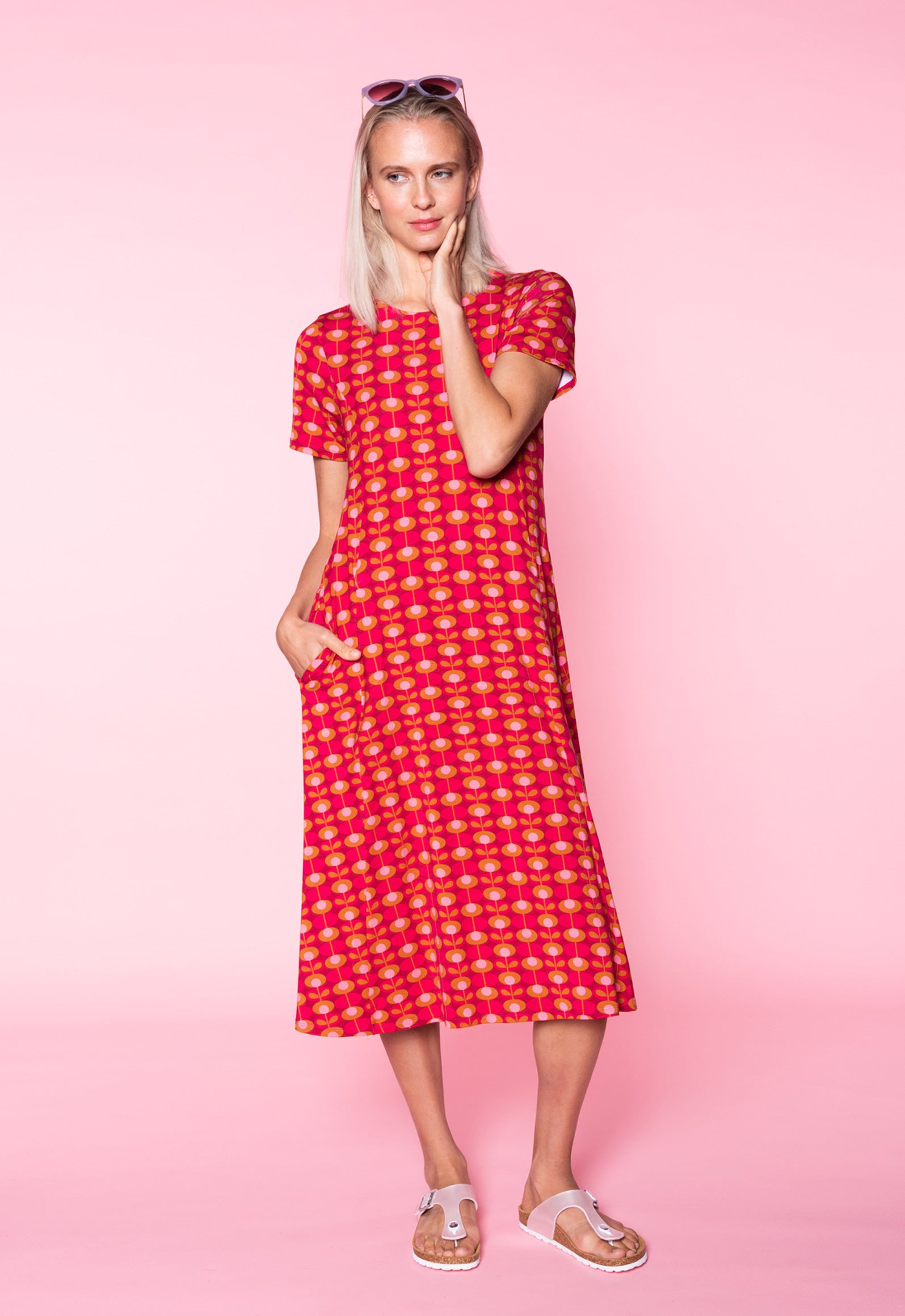 S26Dress-V9 – Langes Kleid mit figurbetontem Oberteil und weitem Rock