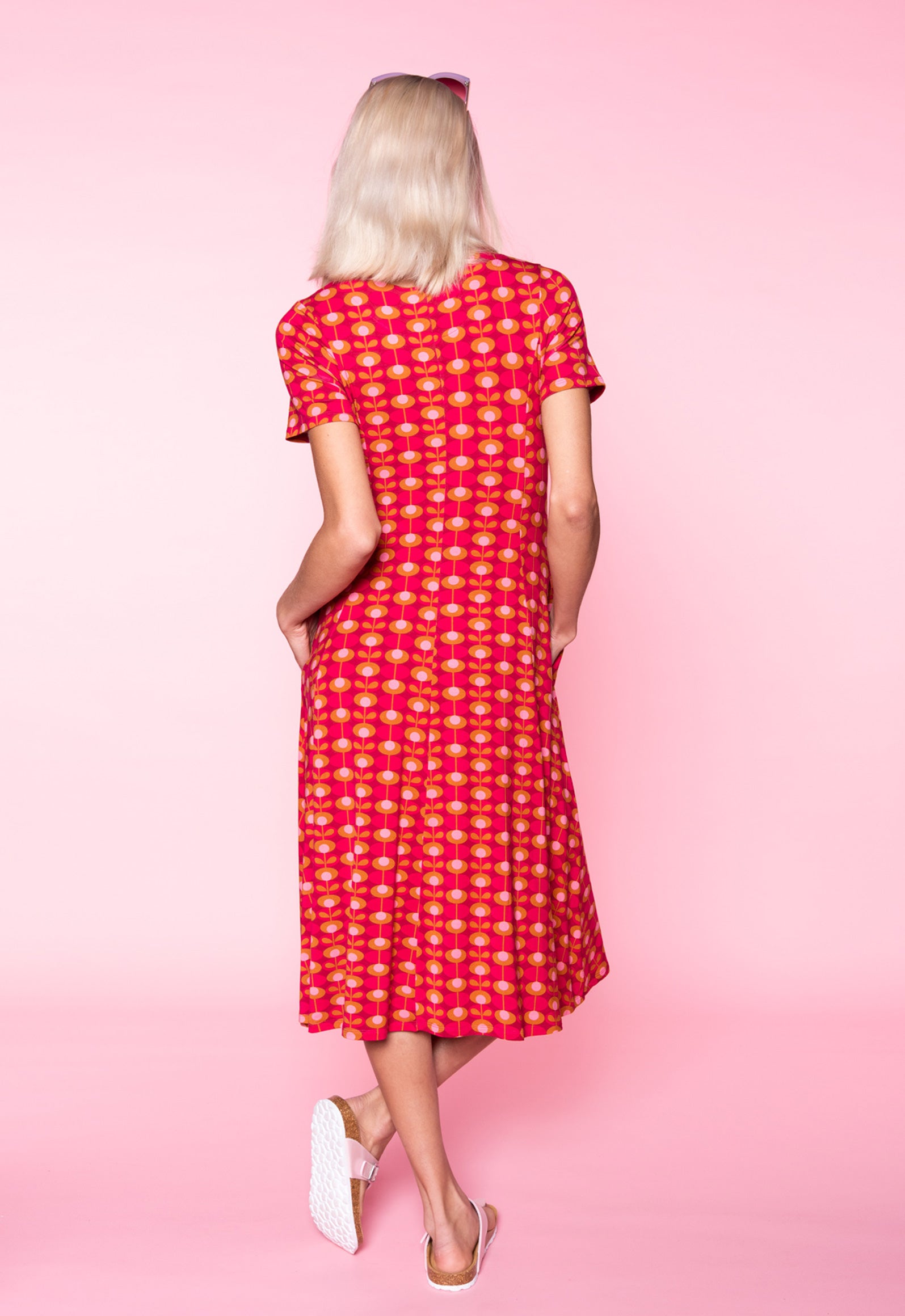 S26Dress-V9 – Langes Kleid mit figurbetontem Oberteil und weitem Rock