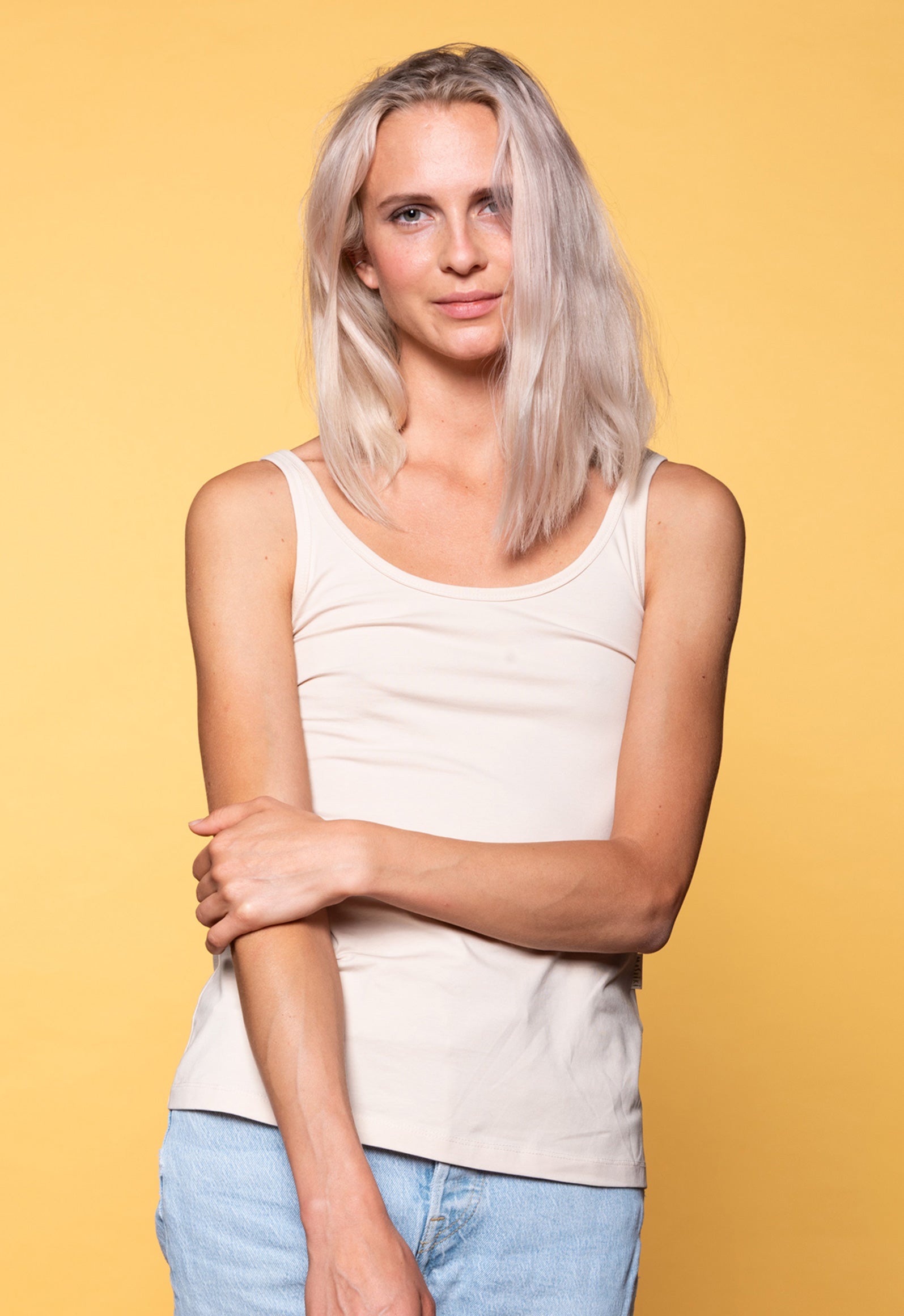 Das Model ist 170 cm groß und trägt Größe M.