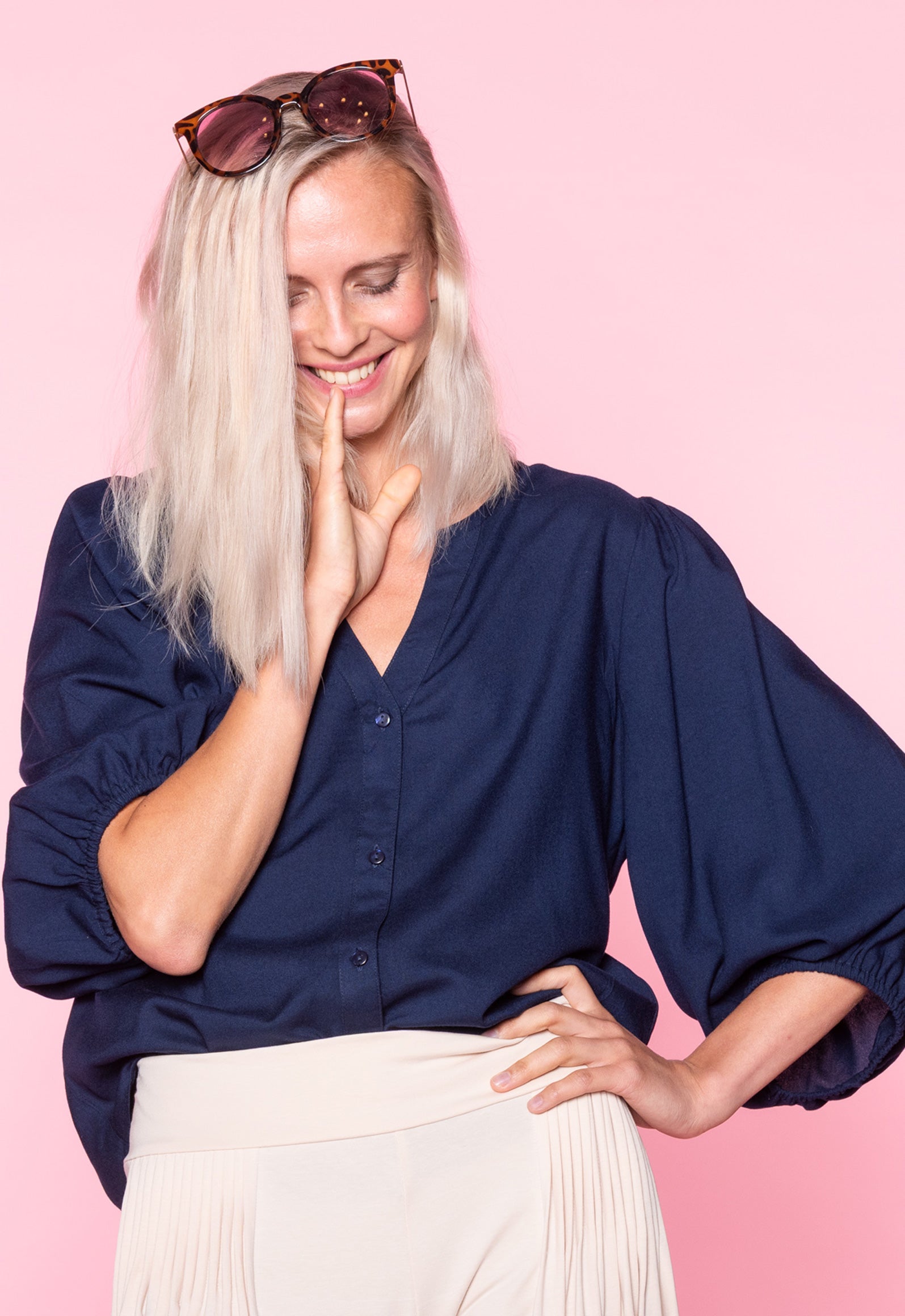 S26Top-SR2 – Luftige Bluse mit Ballonärmeln aus Upcycled Rayon