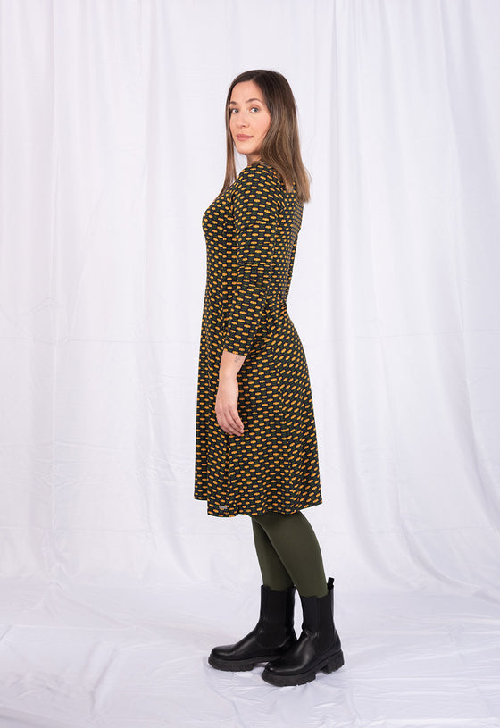 Langarmkleid mit Prinzessnaht und seitlichen Taschen - VD02W23