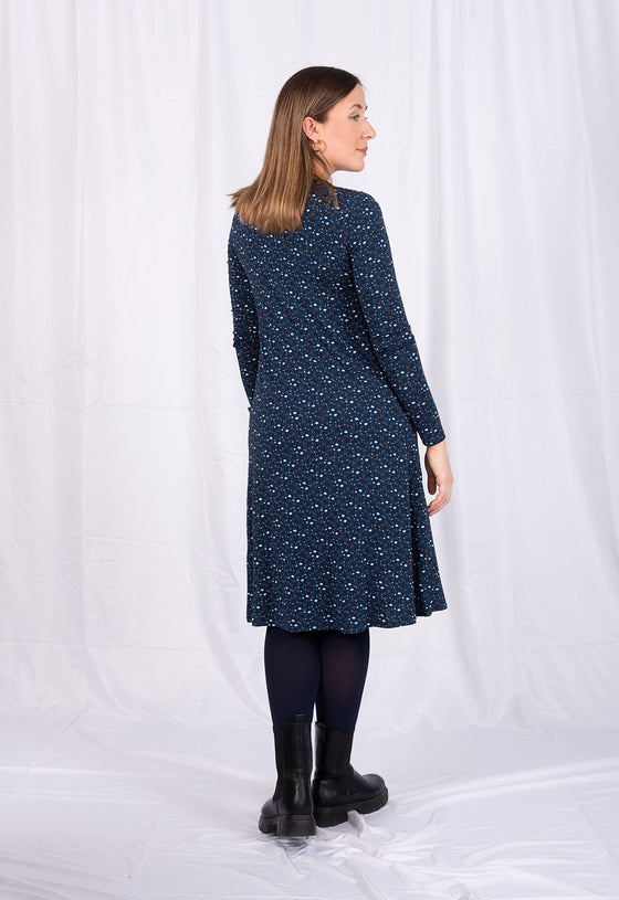 Langarmkleid mit Prinzessnaht und seitlichen Taschen - VD02W23