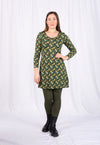 Locker geschnittenes Kleid mit ausgestelltem Rockteil - VD03W23