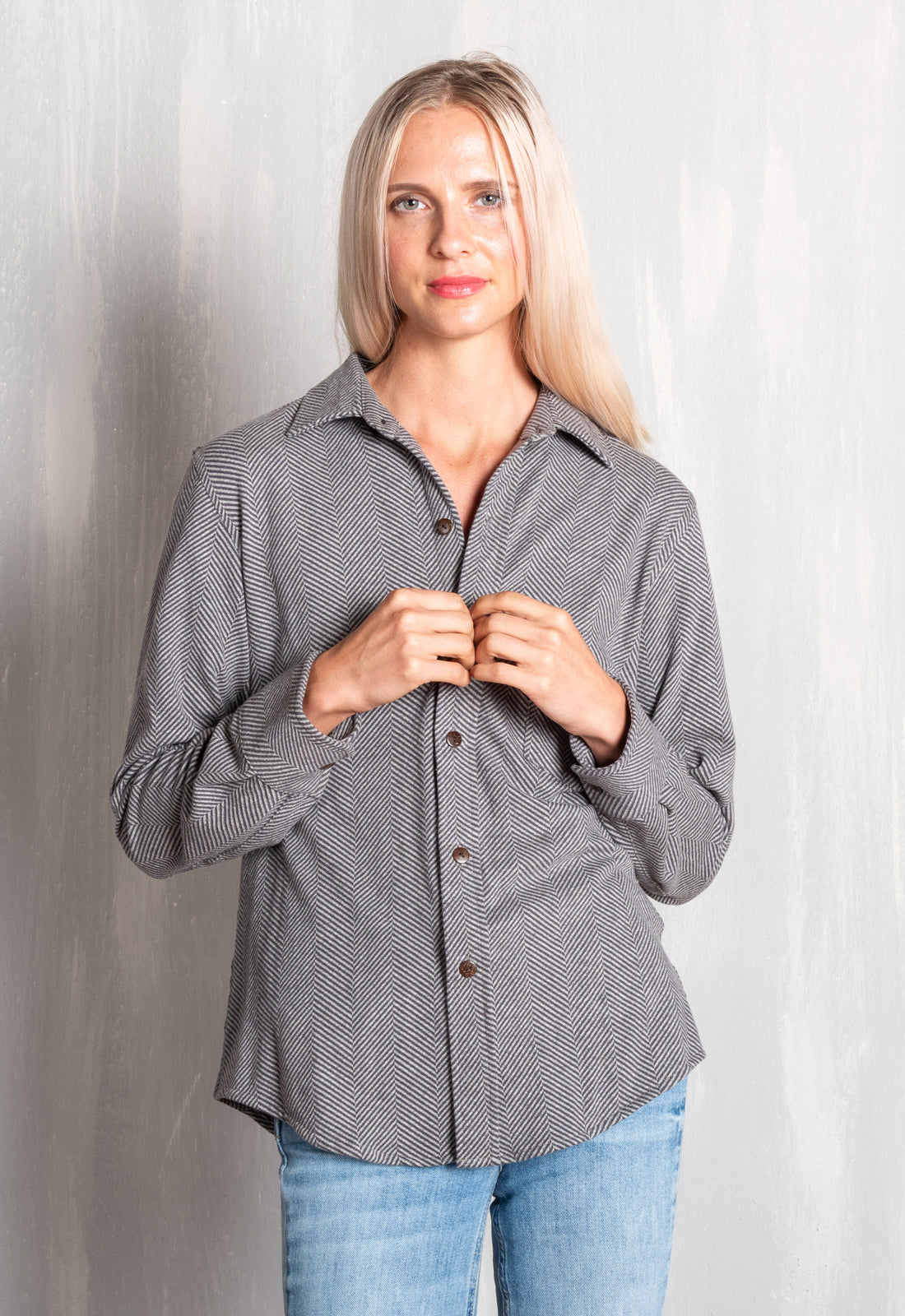 W25Blouse-G2 – Klassische Hemdbluse aus Bio-Stretch-Jacquard – GOTS-zertifiziert