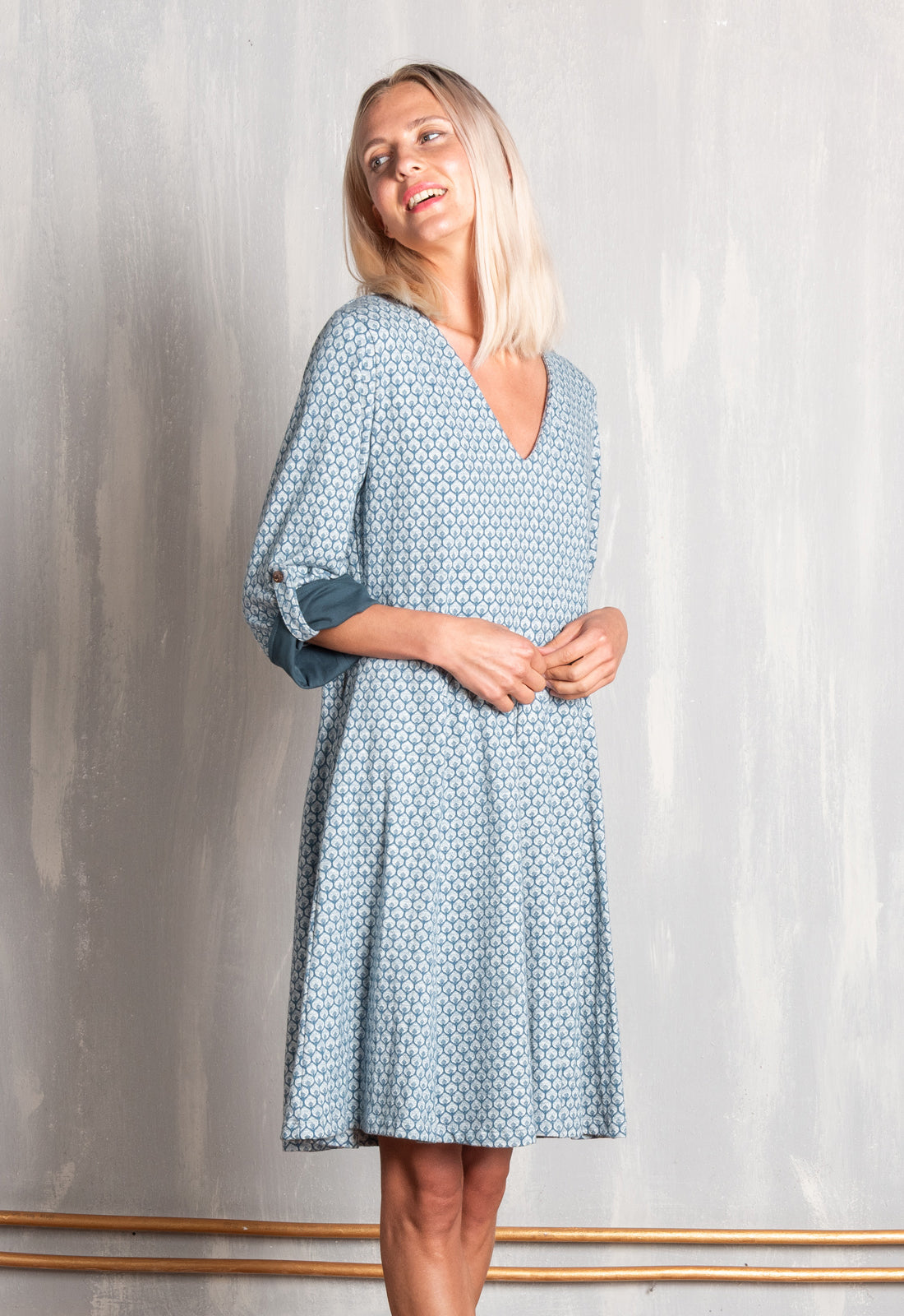 W25Dress-G5 – Kleid mit ausgestelltem Rockteil – GOTS-zertifiziert