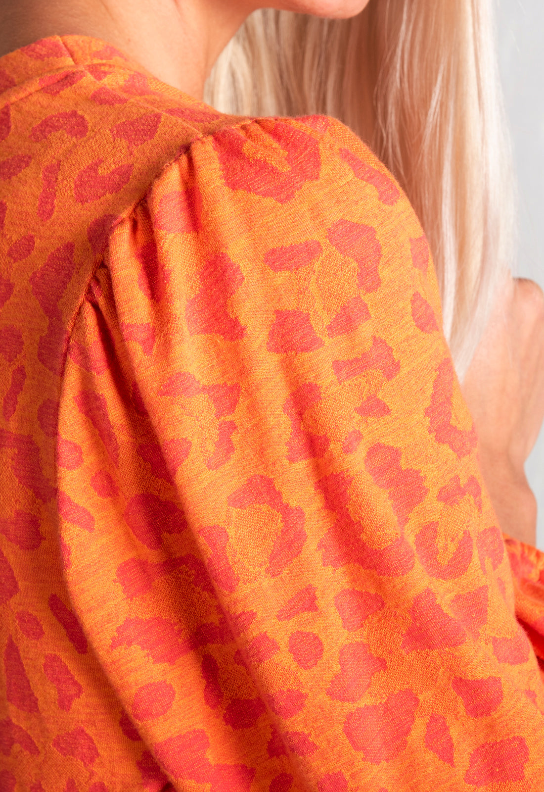 W25Dress-G8 – Klassisches Kleid mit Knopfleiste & V-Ausschnitt – GOTS-zertifiziert