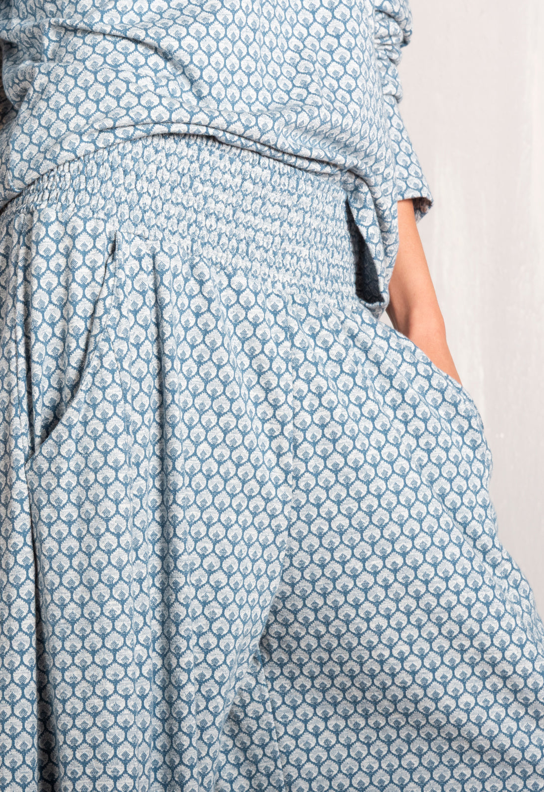 W25Pants-G2 – Weite Hose mit gesmoktem Bund – GOTS-zertifiziert