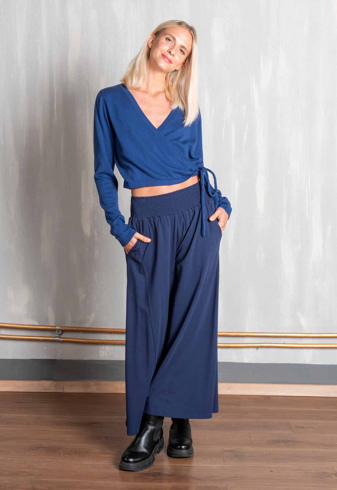 W25Pants-G2 – Weite Hose mit gesmoktem Bund – GOTS-zertifiziert