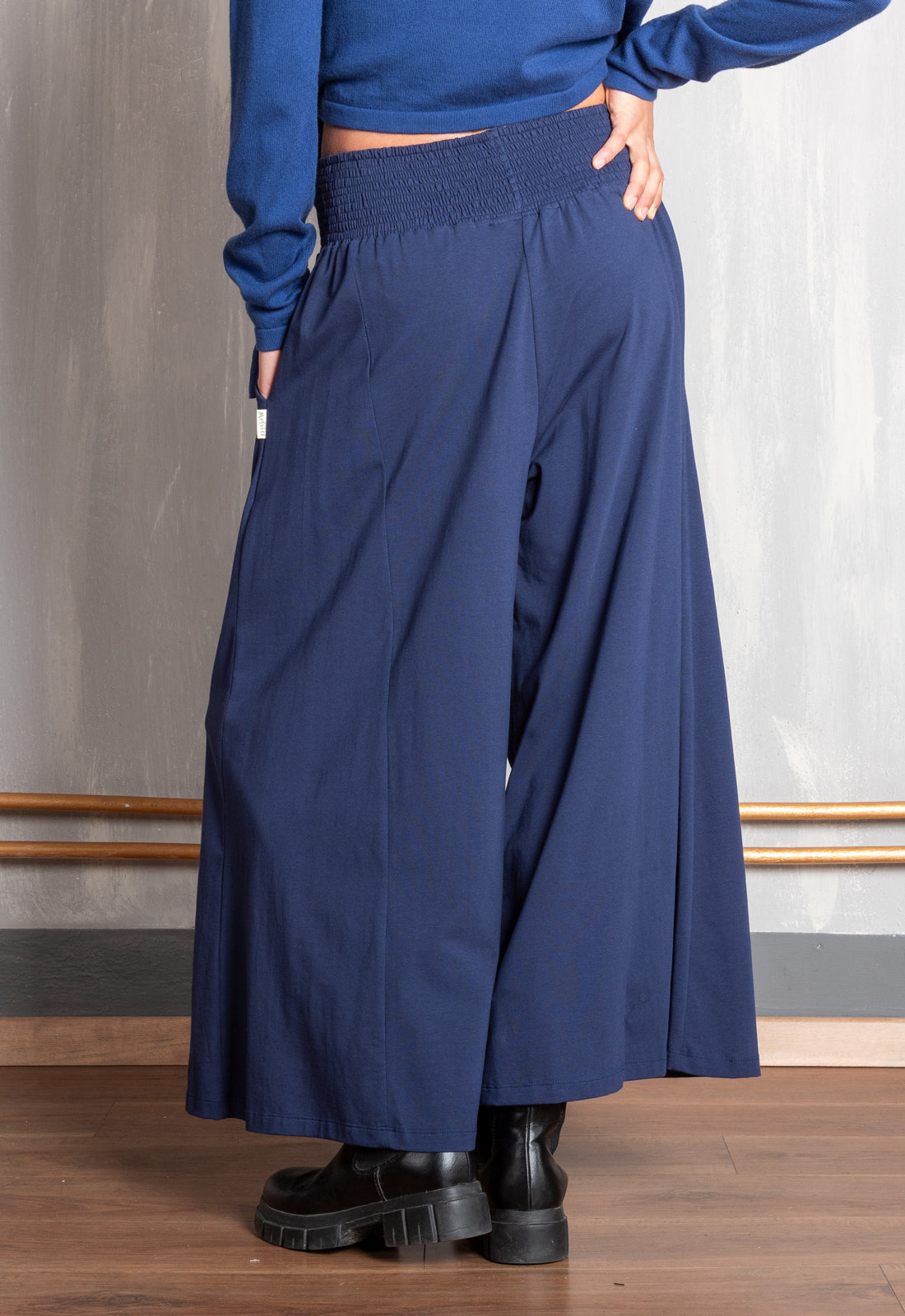 W25Pants-G2 – Weite Hose mit gesmoktem Bund – GOTS-zertifiziert