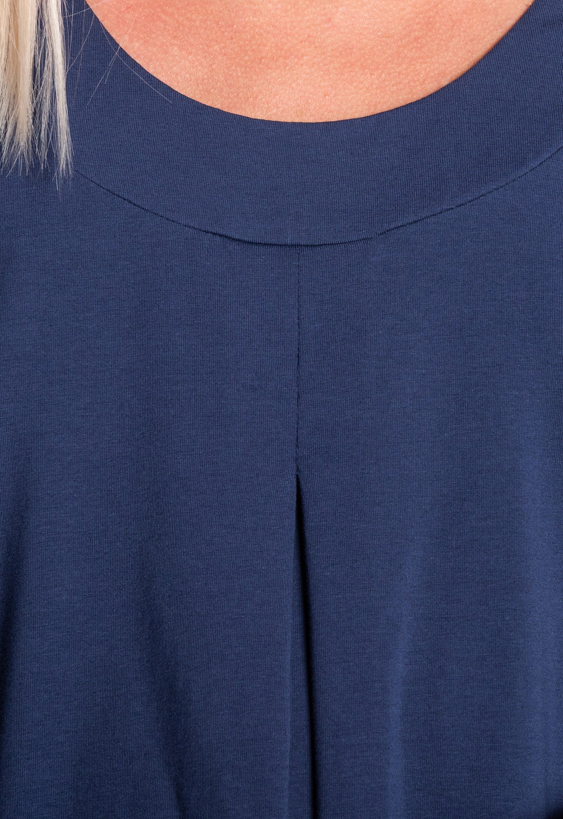 W25Top-G1 – Langes Jersey-Top mit Kellerfalte – GOTS-zertifiziert