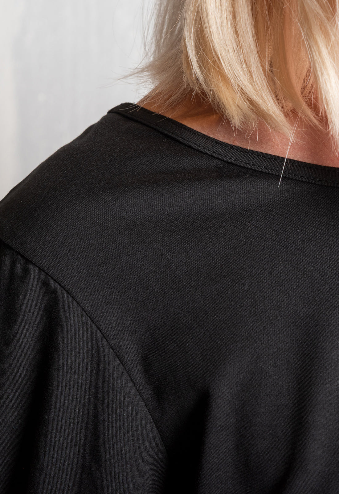 W25Top-G3 – Oberteil mit Halbarm und V-Ausschnitt hinten – GOTS-zertifiziert