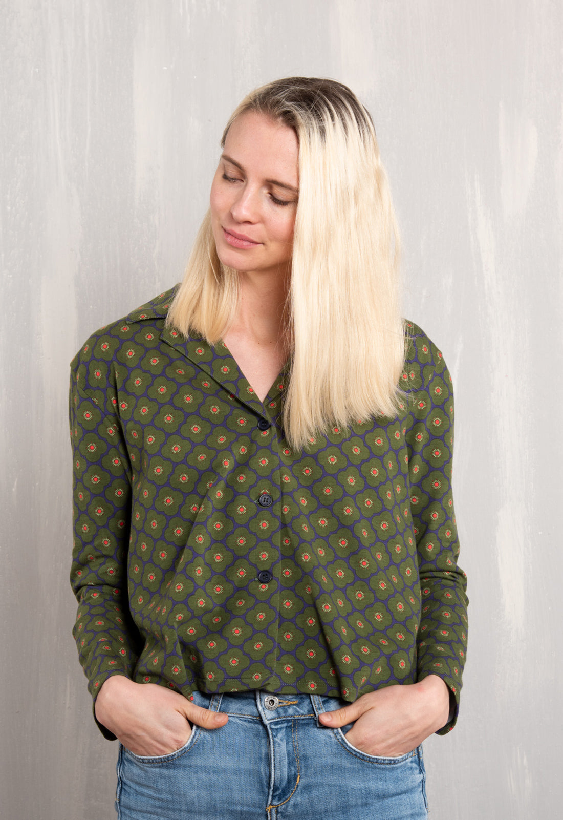 W26Blouse-OC4 – lockere Jerseybluse aus Bio-Baumwolle mit Reverskragen