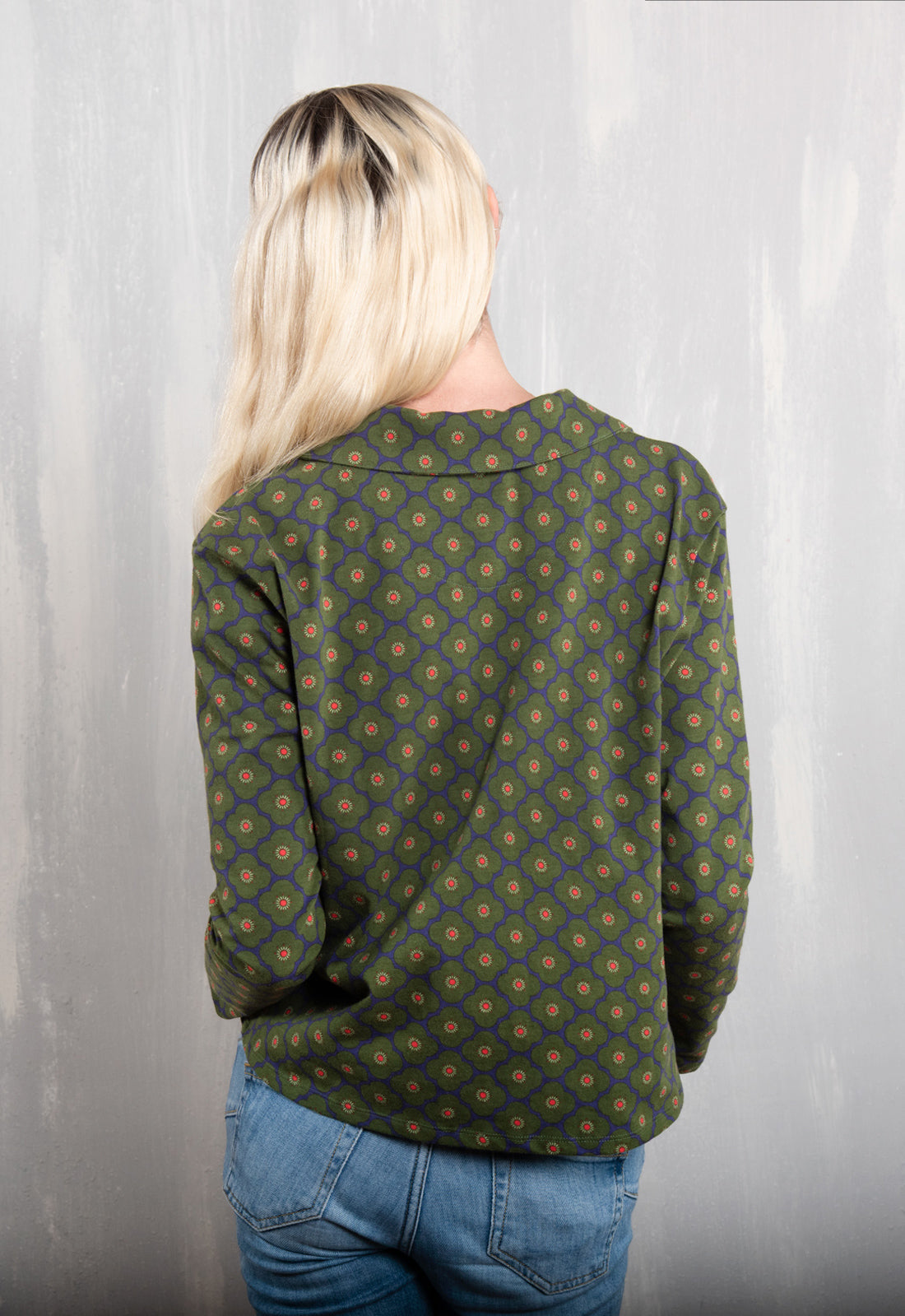 W26Blouse-OC4 – lockere Jerseybluse aus Bio-Baumwolle mit Reverskragen