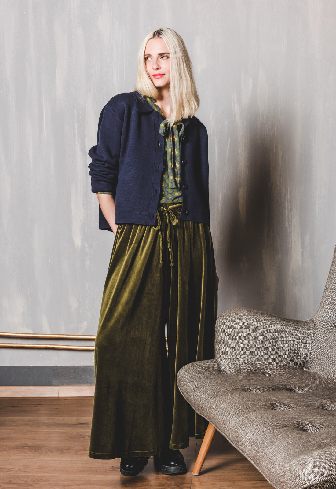 W26Pants-G6 – Weite Samt-Hose aus Bio-Baumwolle