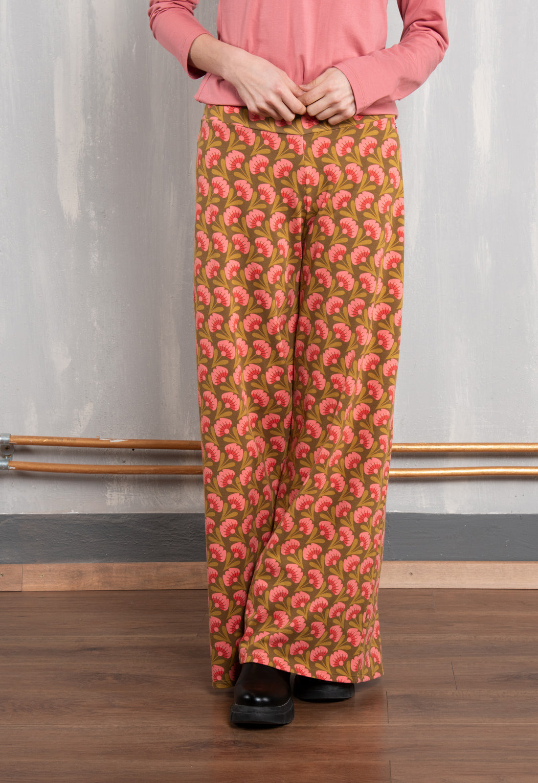 W26Pants-OC1 – Weite Jerseyhose aus Bio-Baumwolle