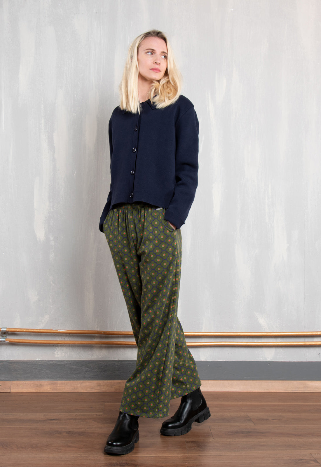 W26Pants-OC2 – Gerade Jerseyhose aus Bio-Baumwolle mit Taschen
