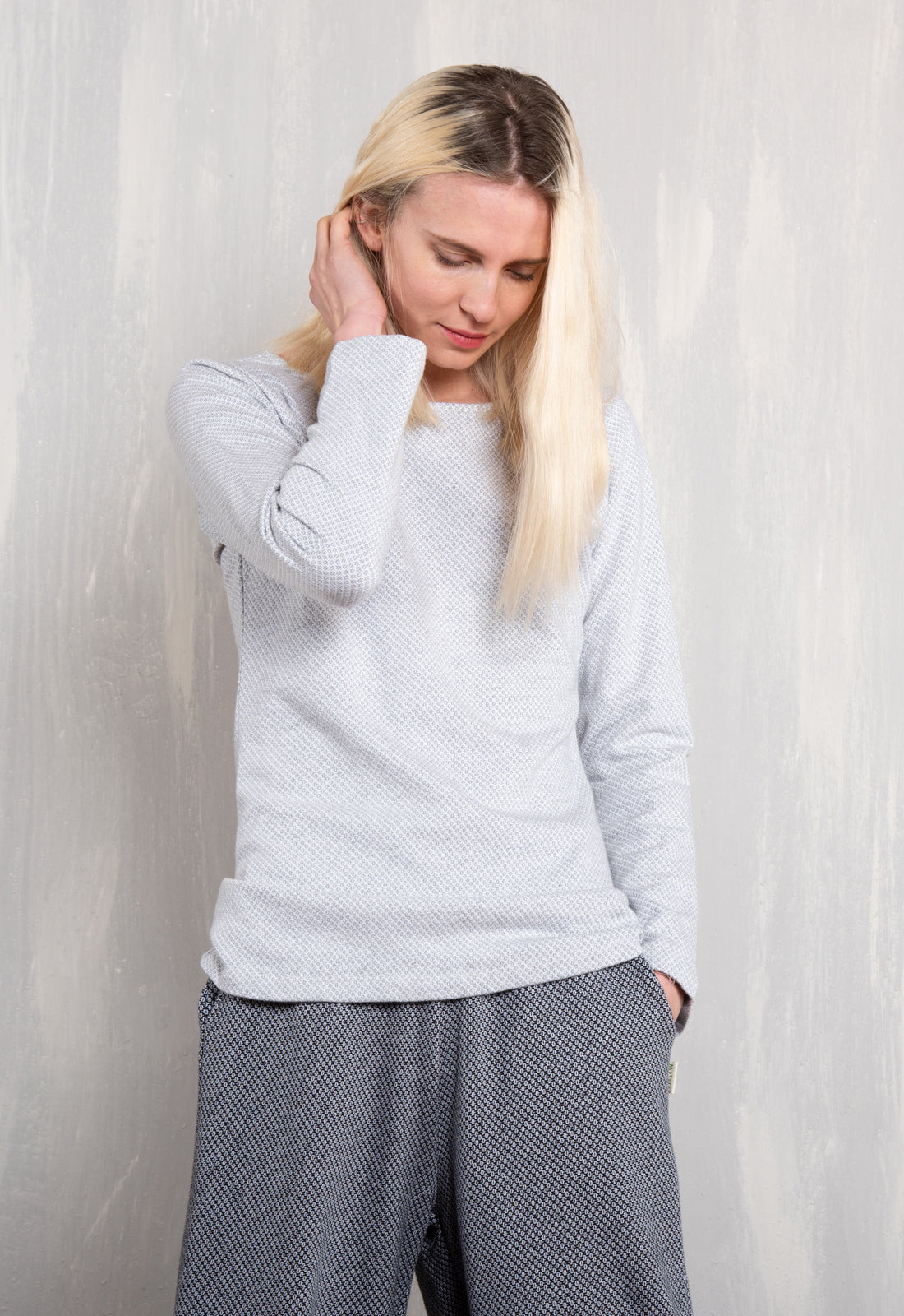 W26Top-G5 – Figurbetontes GOTS Langarmshirt aus Jacquard-Jersey