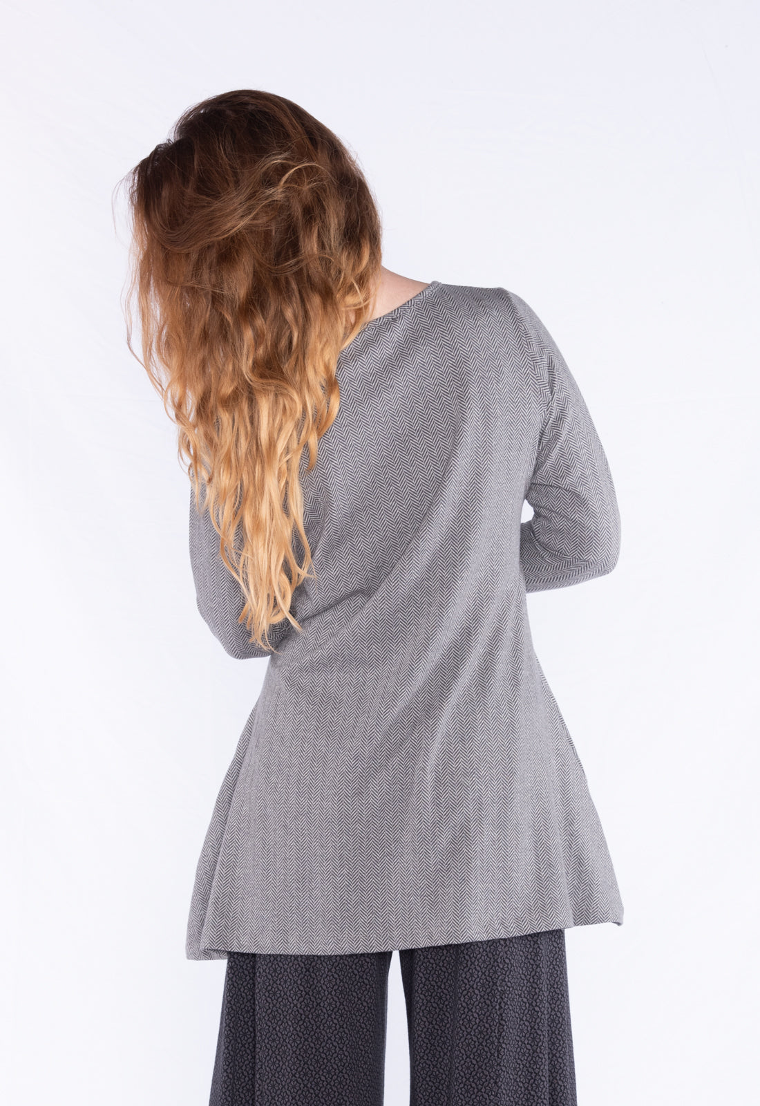 Long-sleeved V-neck top - GOTS certified - W24Top-G10
