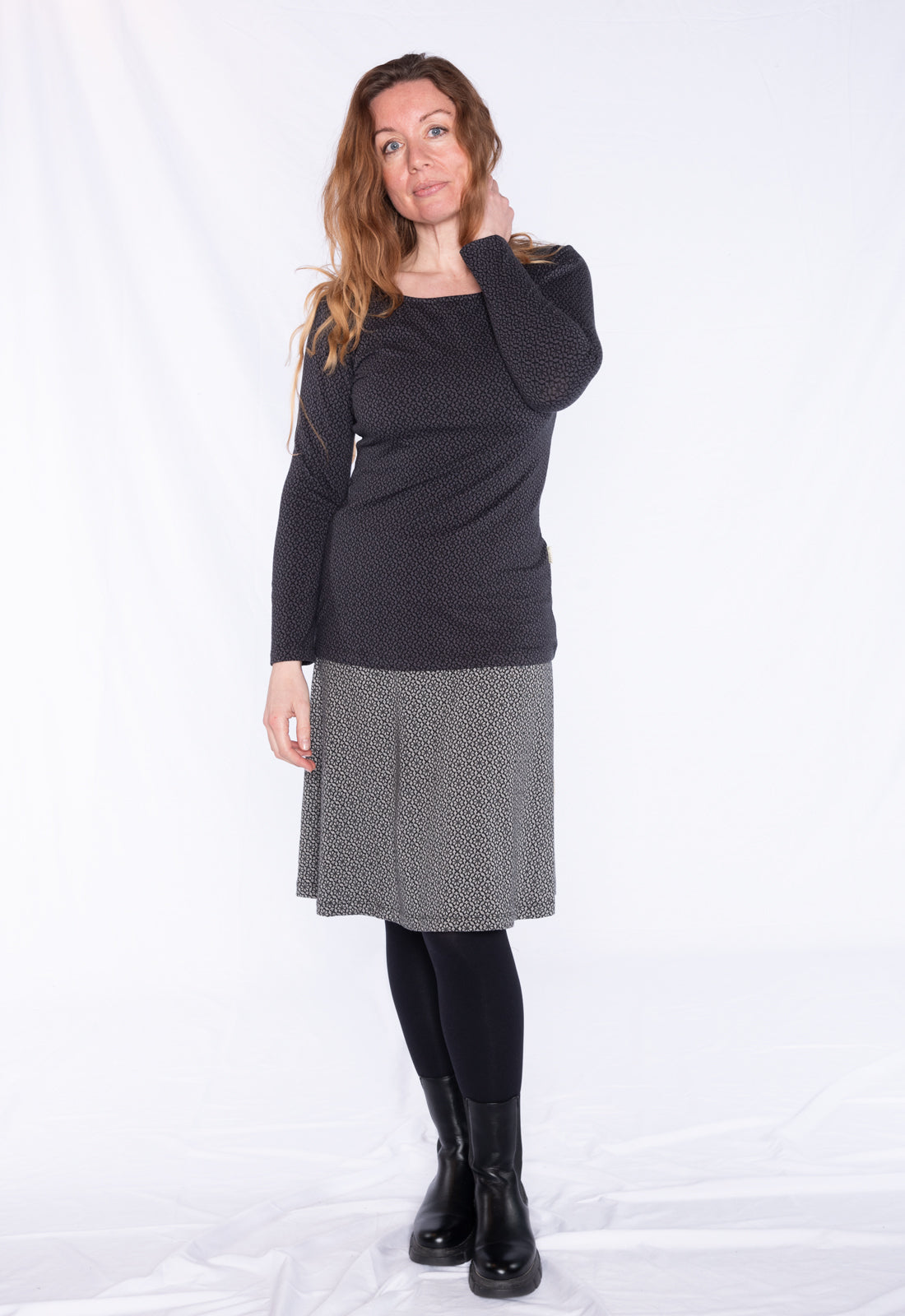 Figure-hugging long-sleeved top with round neck - GOTS certified - W24Top-G4