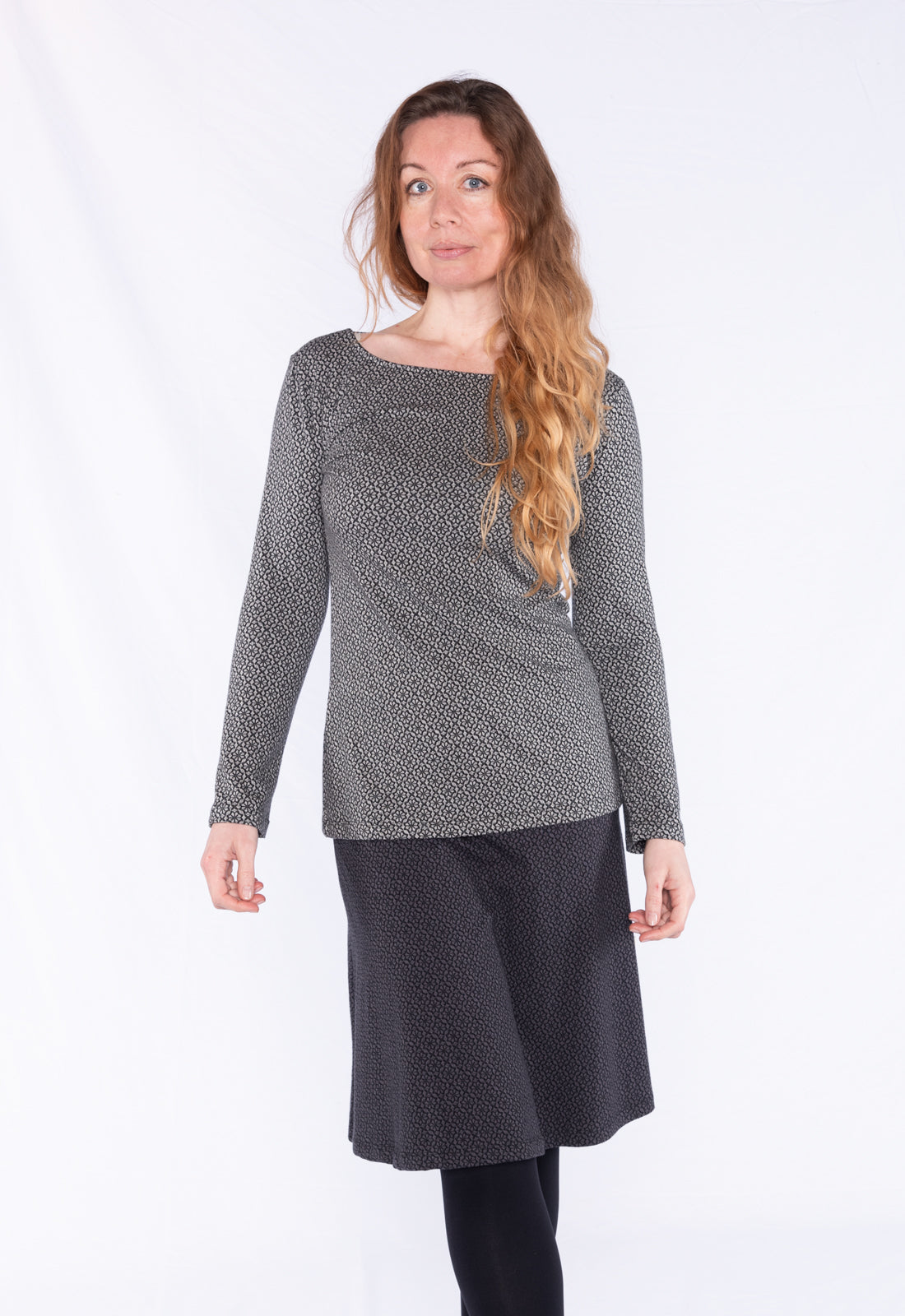 Figure-hugging long-sleeved top with round neck - GOTS certified - W24Top-G4