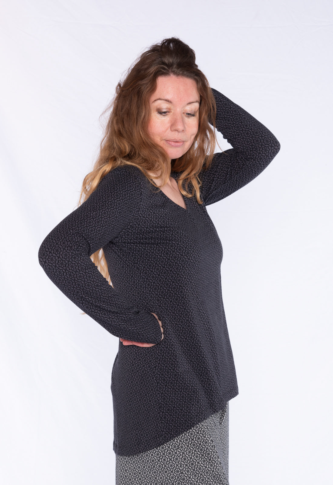 Long-sleeved top with high-low waistband - GOTS certified - W24Top-G5