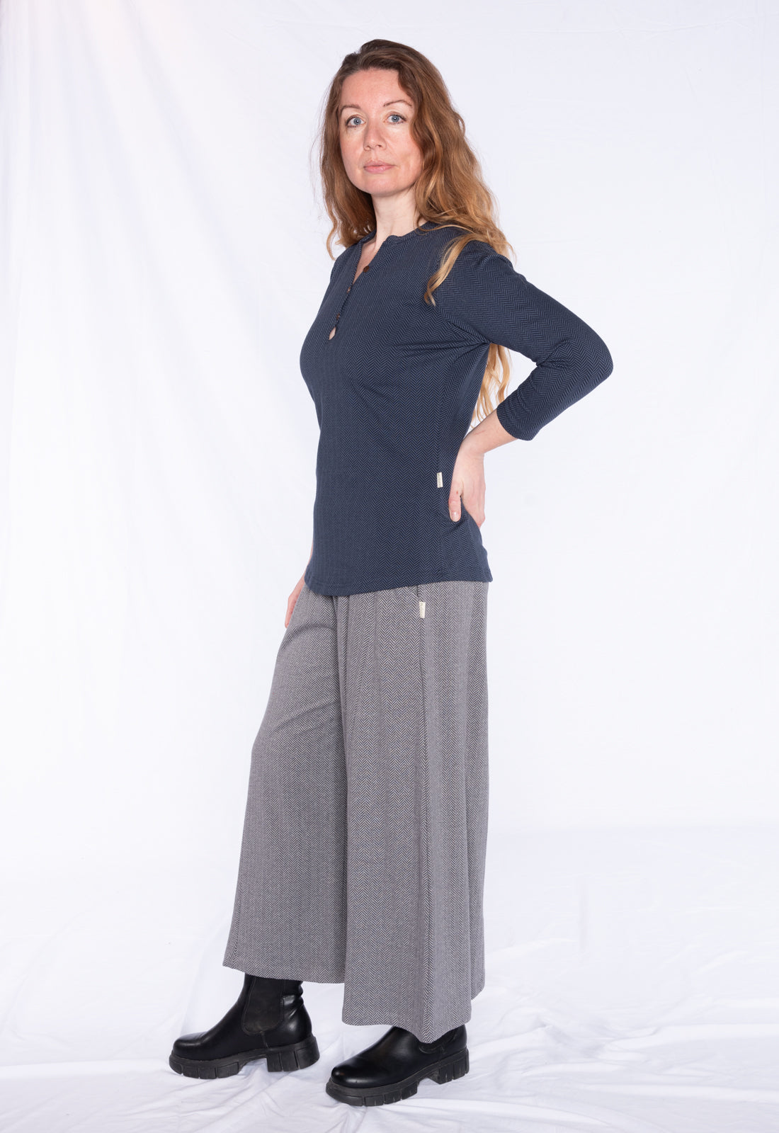 Short-sleeved shirt with button placket - GOTS certified - W24Top-G9